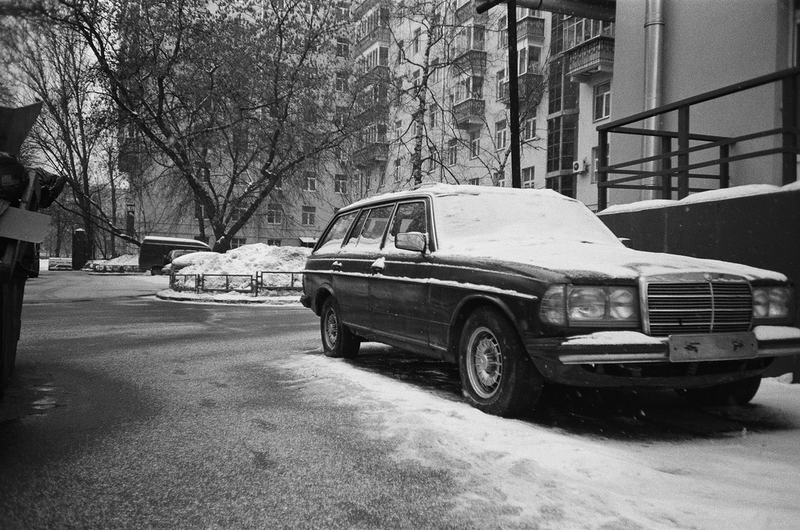 Illustration for article titled Ten Reliable, Desirable Classic Cars